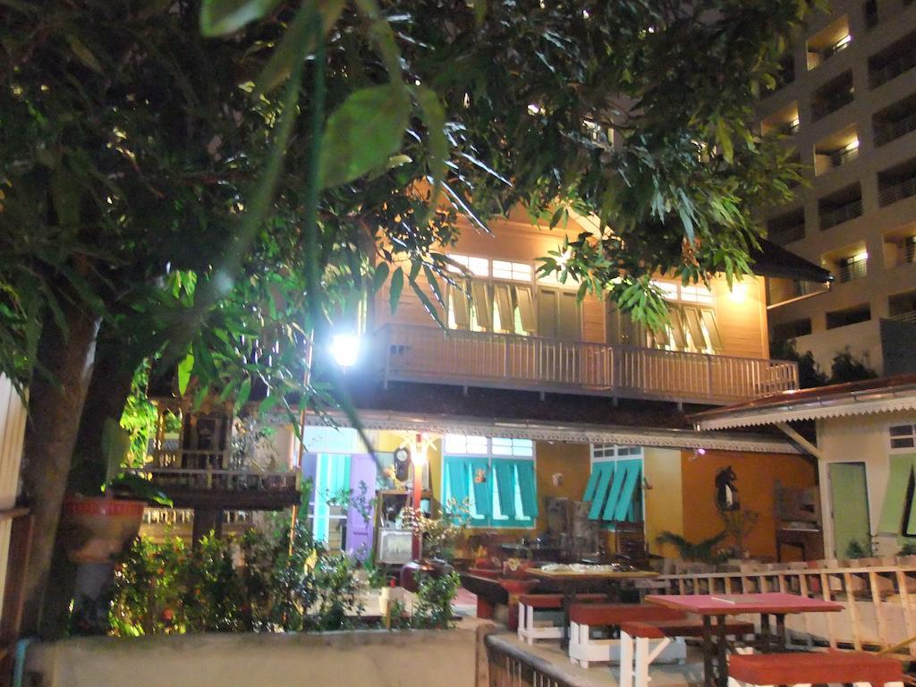 Panida Suite Hotel Banguecoque Exterior foto